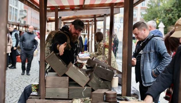 У Львові пройшов перший ярмарок, присвячений бізнесу ветеранів.