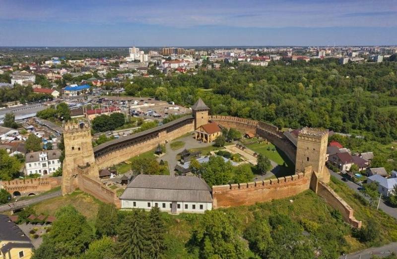 Вирушаючи в подорож Україною: що відвідати в Луцьку - ФОТО