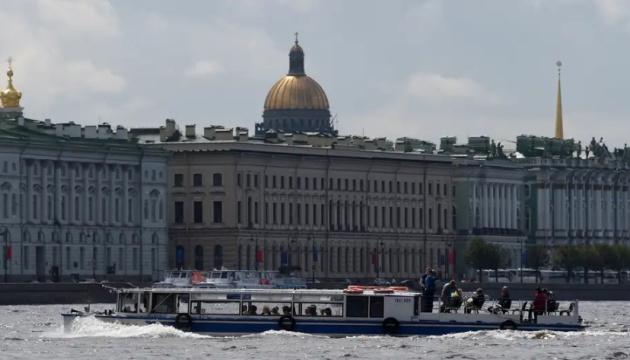 У Санкт-Петербурзі внаслідок атаки безпілотника залишилися без електрики 300 житлових споруд.